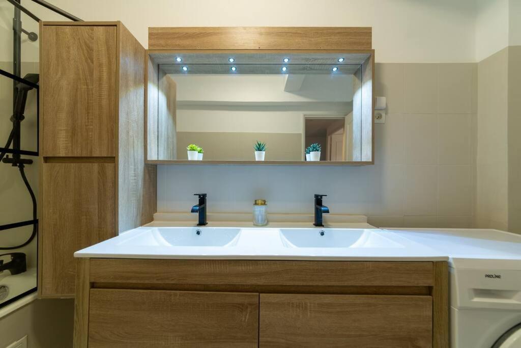 Elegant T3 Le Petit Palais Avignon Apartment Екстериор снимка